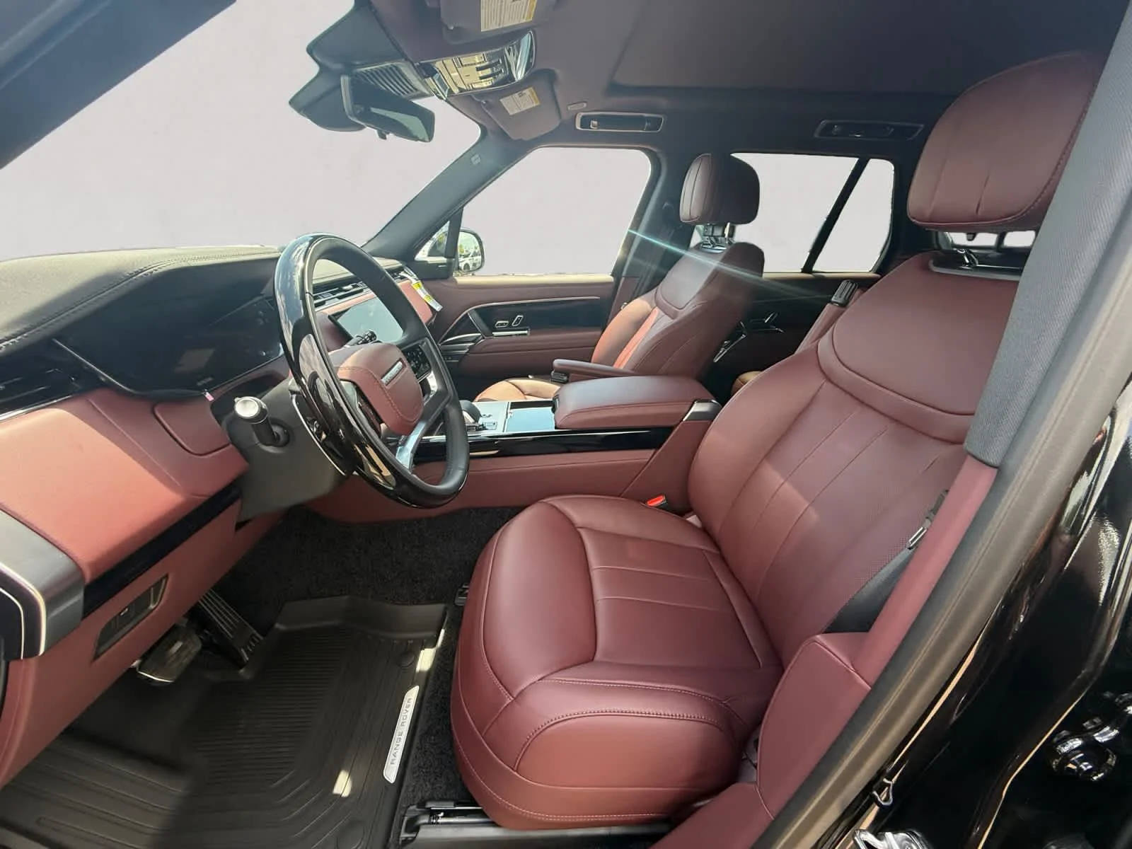 New 2026 Santorini Black Land Rover SE image 9