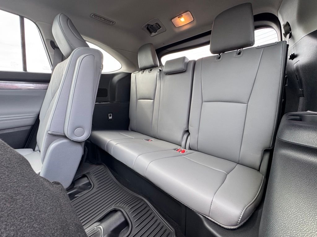 Used 2021  Toyota Platinum image 21