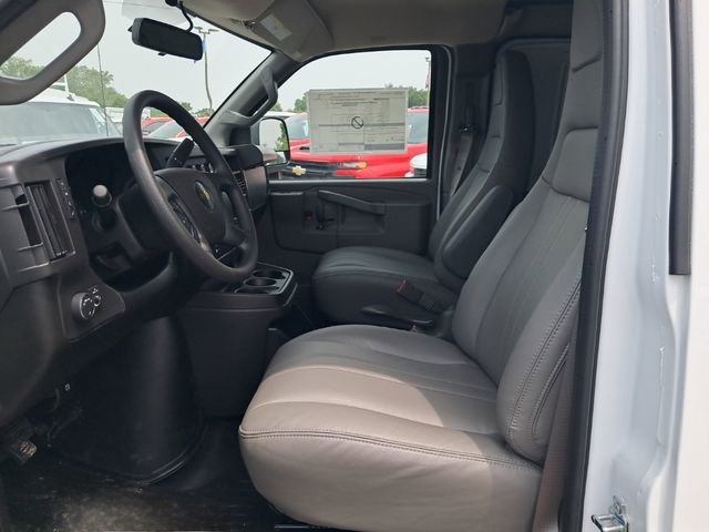 2025 Chevrolet Express Cargo Work Van - Photo 8