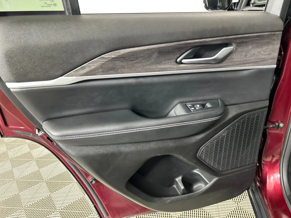 Used 2023 Red Jeep Limited image 16