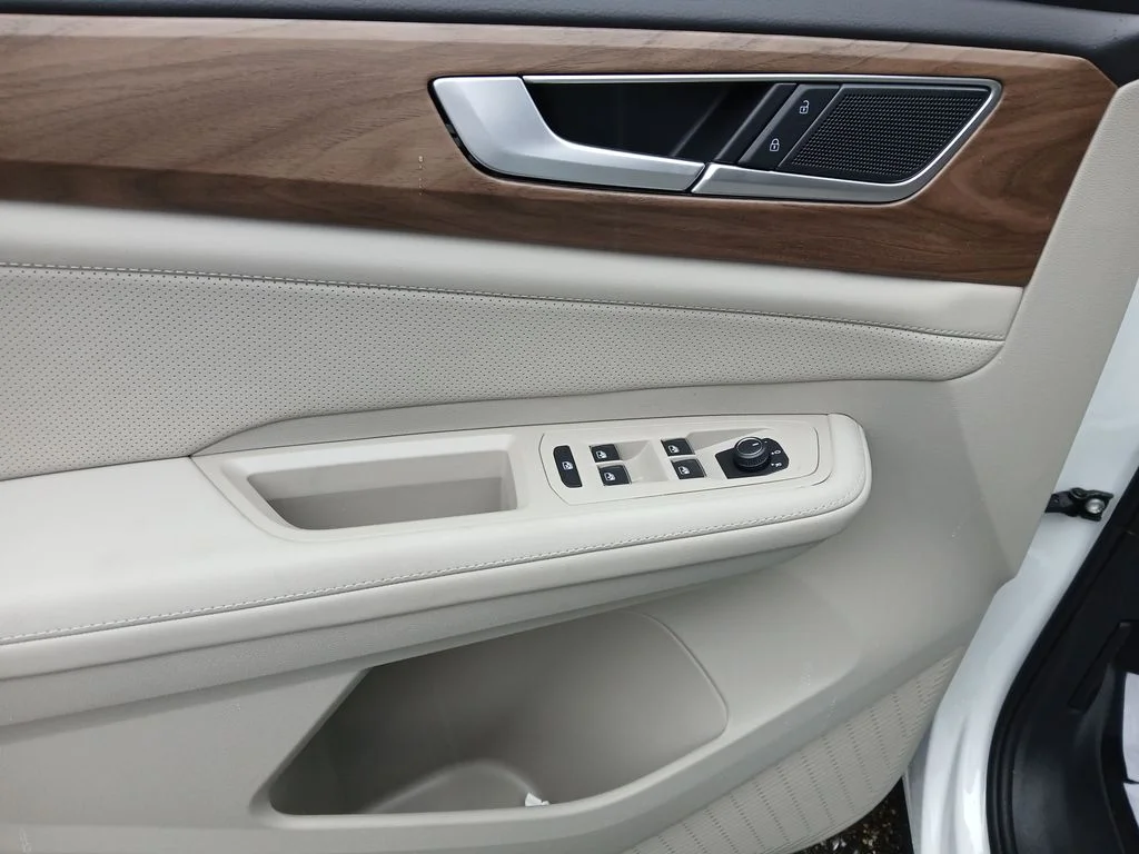 New 2026 White Volkswagen 2.0T SE image 11