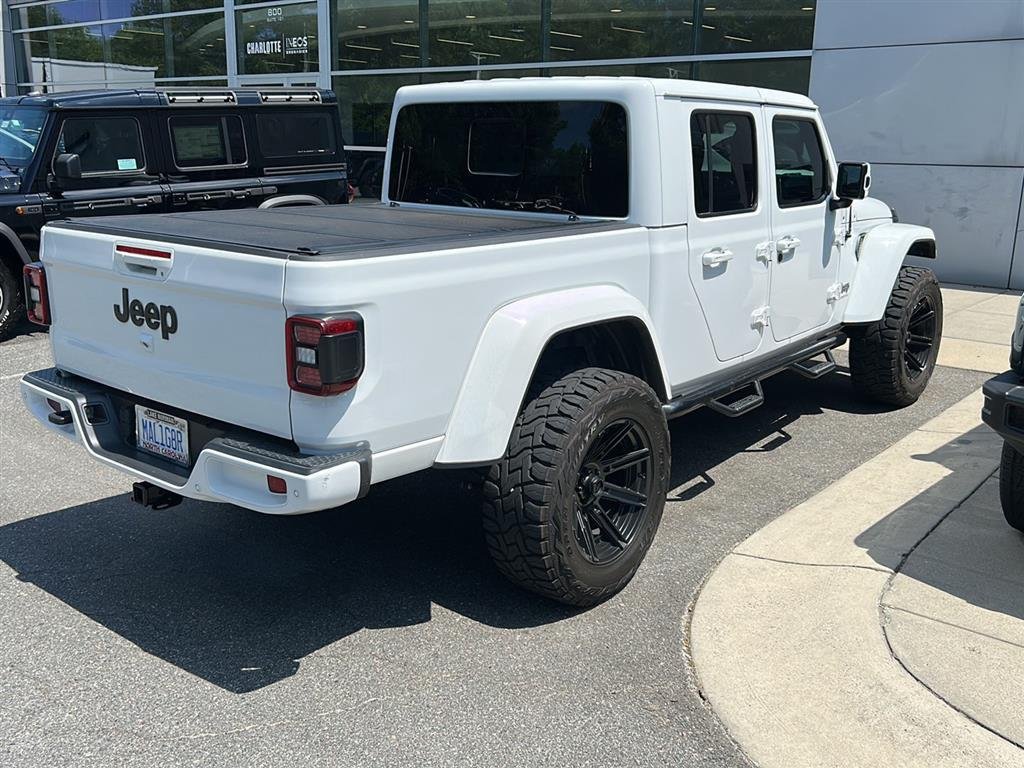 Used 2021 BRIGHT WHITE CLEARCOAT JEEP OVRLND image 4