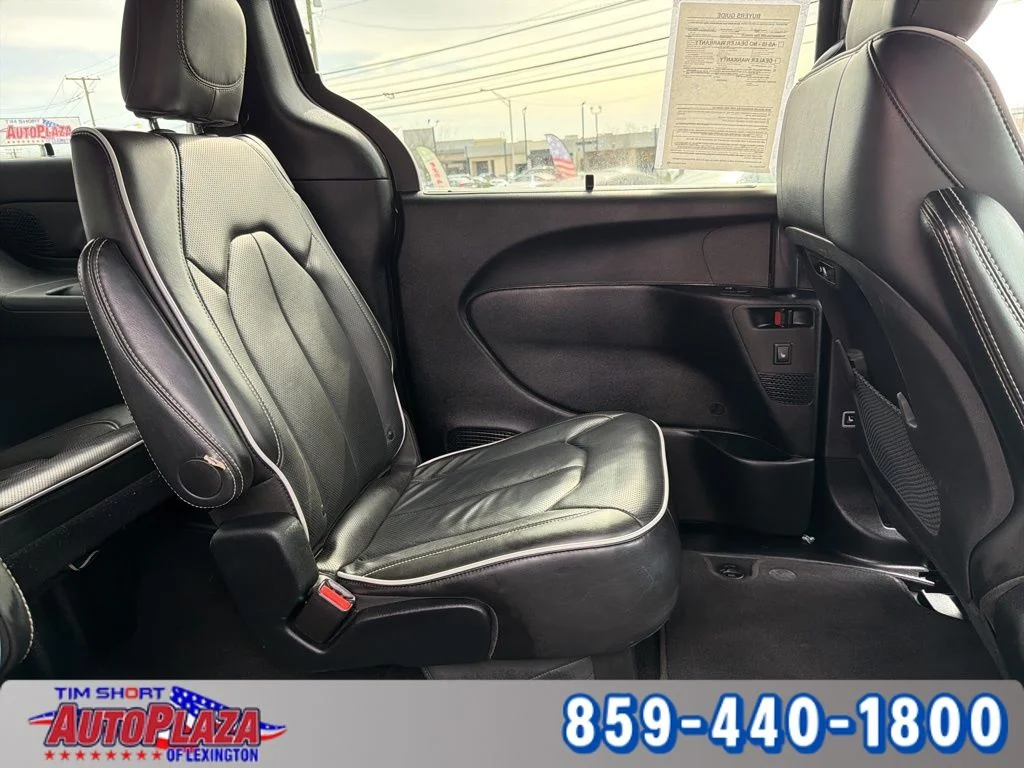 Used 2025 Black Chrysler Limited image 35