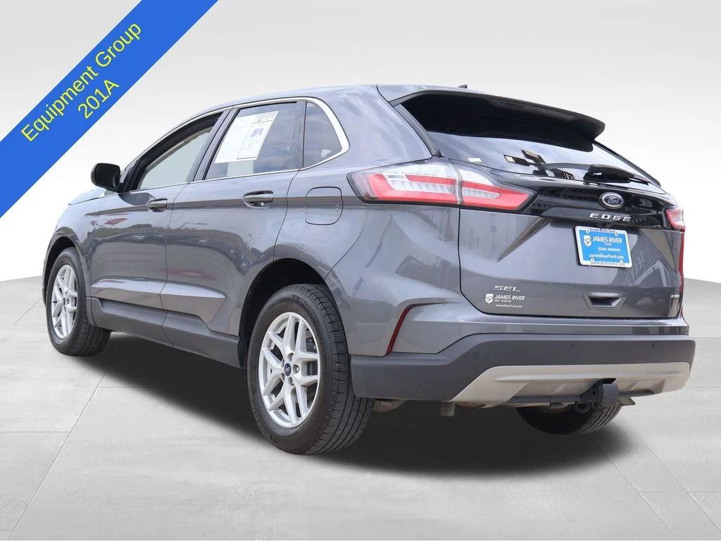 Used 2021 Gray Metallic Ford SEL image 3