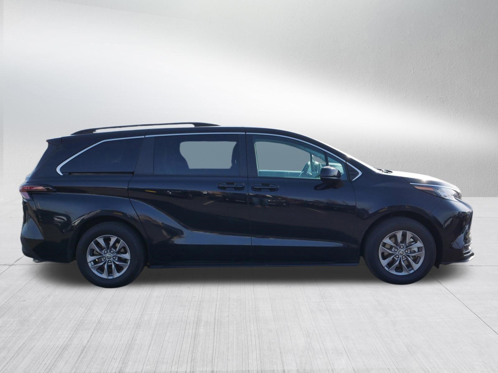 Used 2023 Toyota Sienna LE with VIN 5TDKSKFC7PS094837 for sale in Bloomington, Minnesota