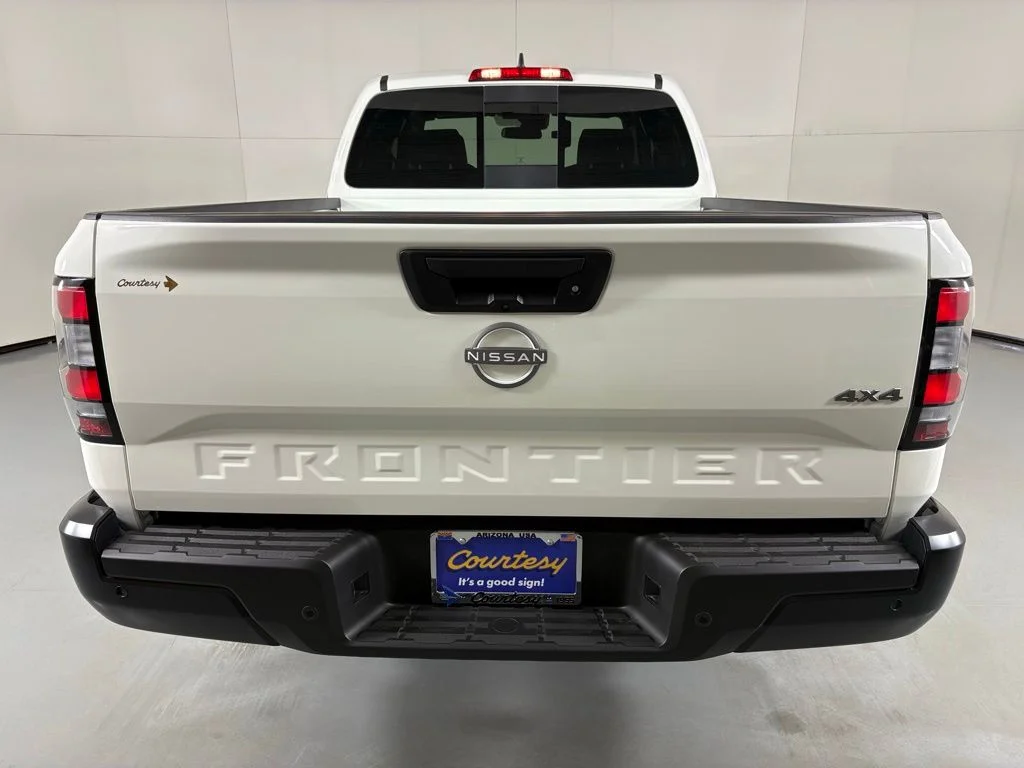 New 2026 Glacier White Nissan King Cab® S image 7