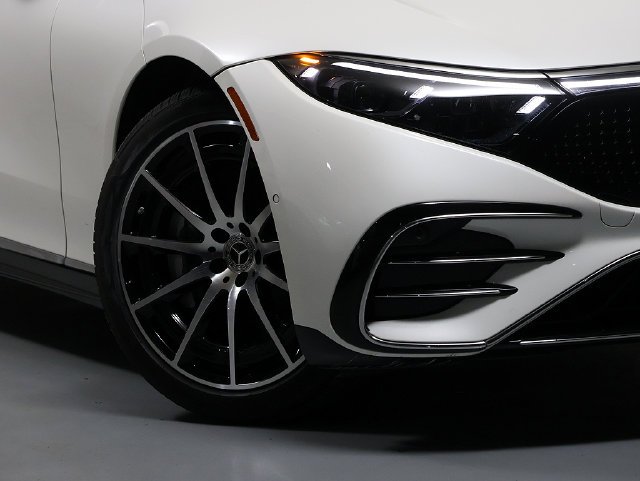 Certified Used 2023 MANUFAKTUR Diamond White Metallic Mercedes-Benz 580 image 3