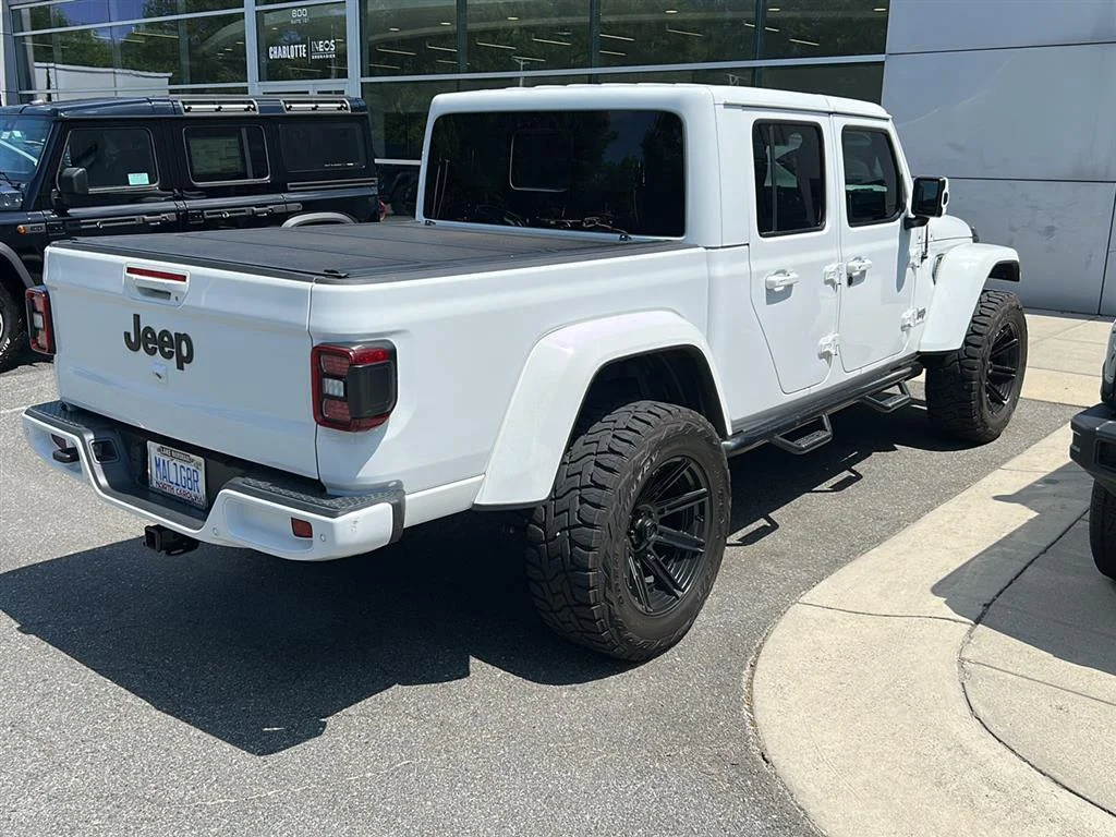 Used 2021 BRIGHT WHITE CLEARCOAT JEEP OVRLND image 4