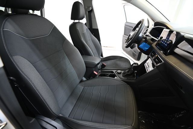 New 2026 White Volkswagen 1.5T SE Black image 26