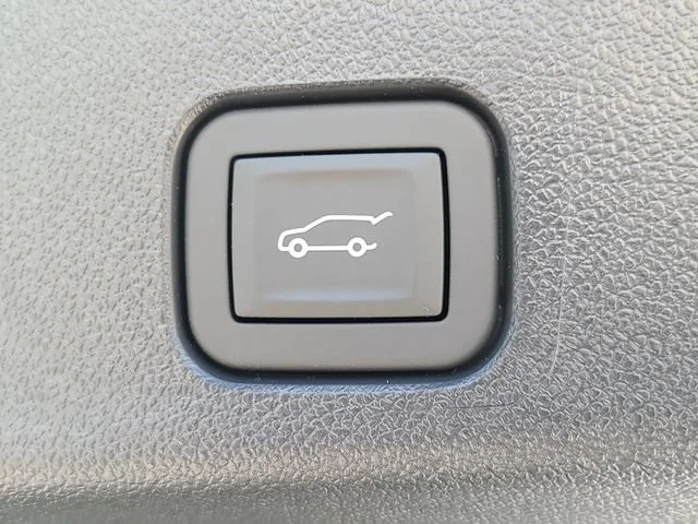 New 2026 Summit White Chevrolet LT image 7