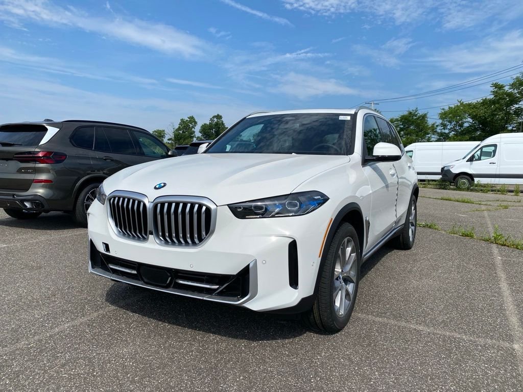 New 2026 Alpine White BMW xDrive40i image 1