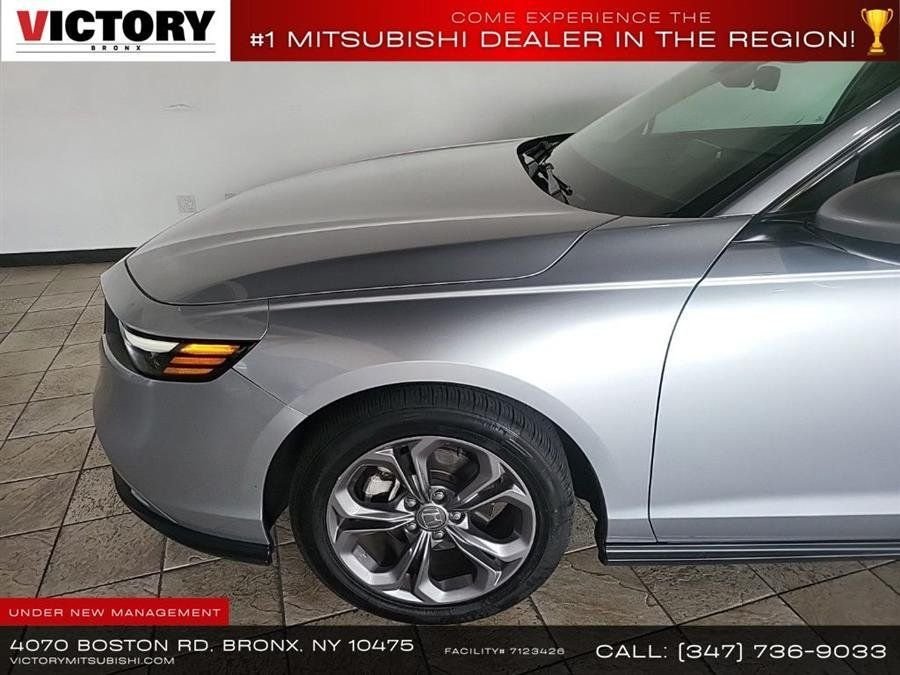 Used 2023 Silver Honda EX image 8