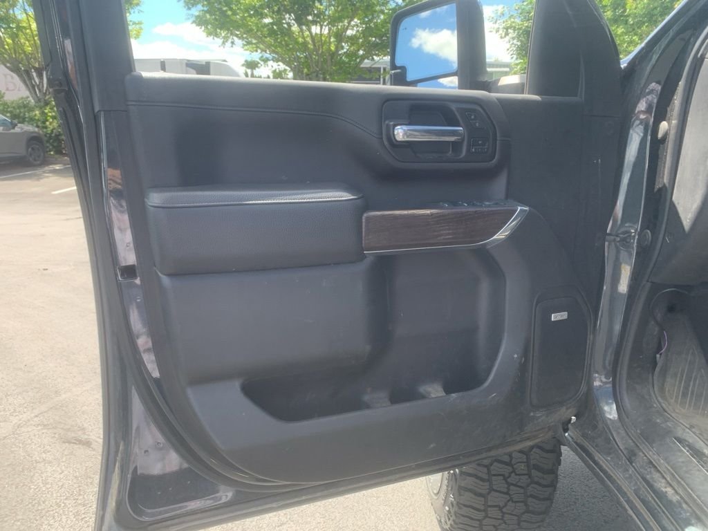 Used 2022 Green GMC Denali image 11