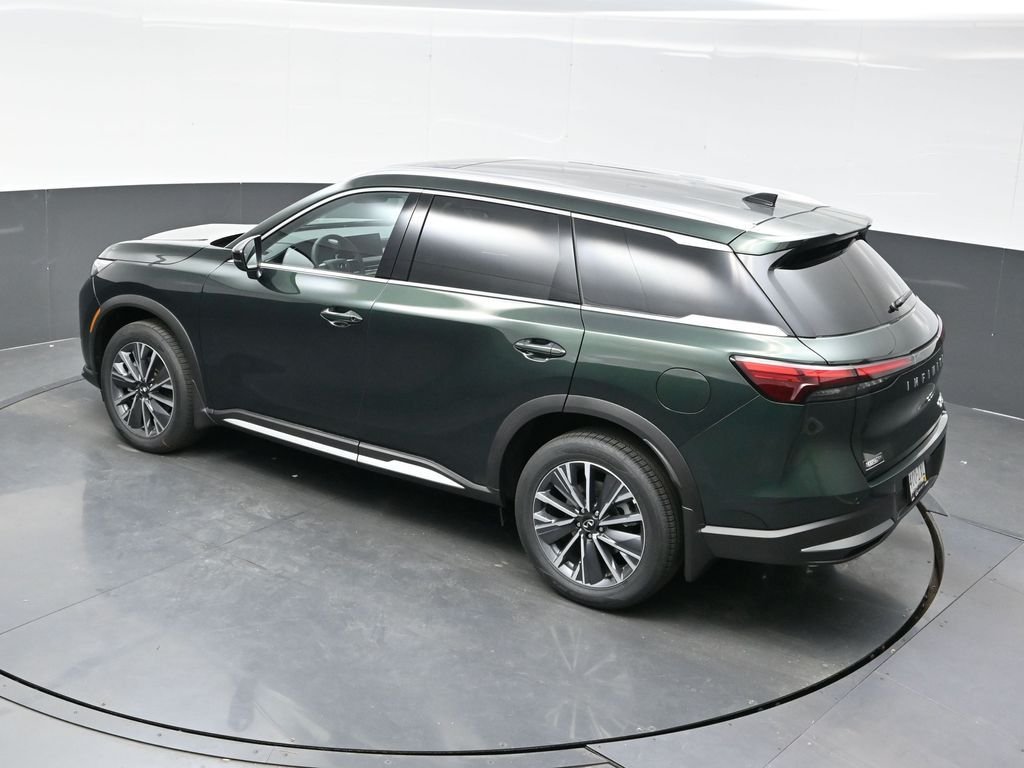 New 2026 Green INFINITI LUXE image 38