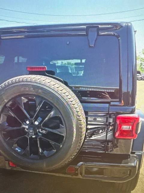 Used 2023 Black Jeep High Altitude image 11