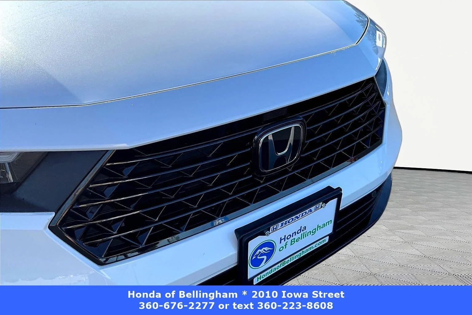 Certified Used 2025 Platinum White Pearl Honda HYBRID TOURING image 30