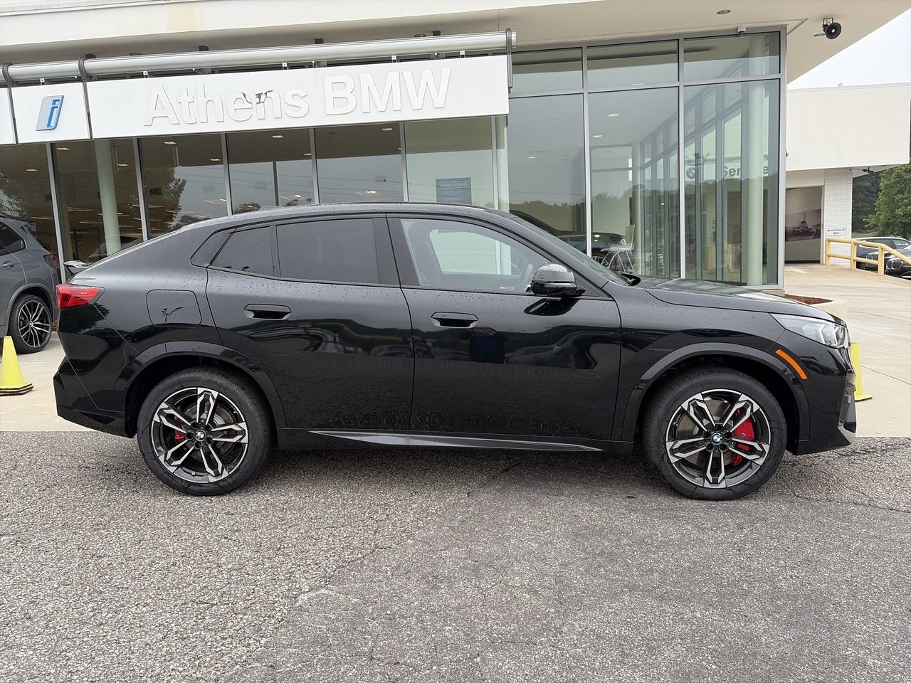 Used 2026 Black Sapphire Metallic BMW xDrive28i image 9