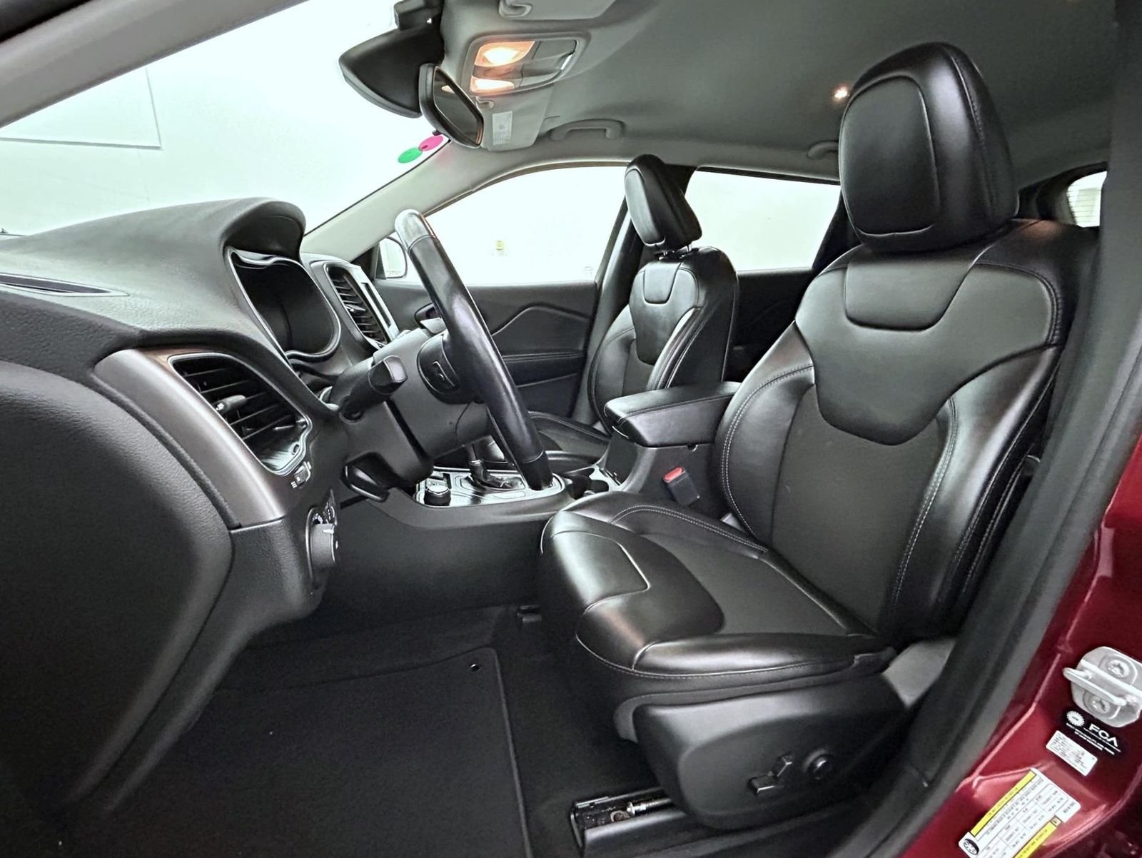 Used 2021 Red Jeep Latitude Plus image 10