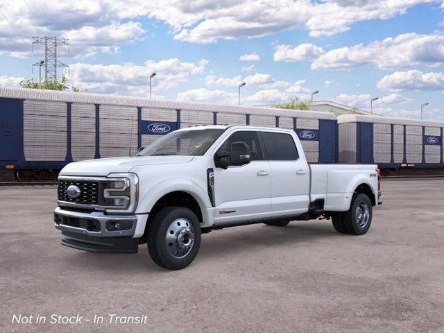 2026 Ford Super Duty F-450 DRW LARIAT