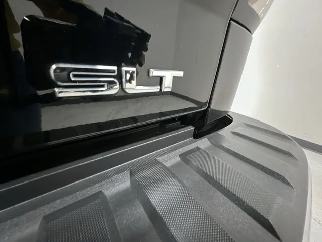 Used 2018 Black GMC SLT image 31