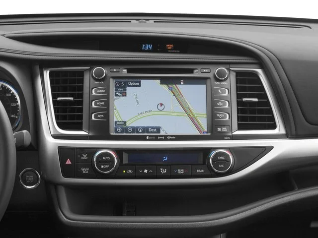 Used 2017 Predawn Gray Mica Toyota XLE image 10
