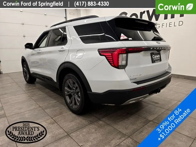 New 2026 Space White Metallic Ford Active image 4