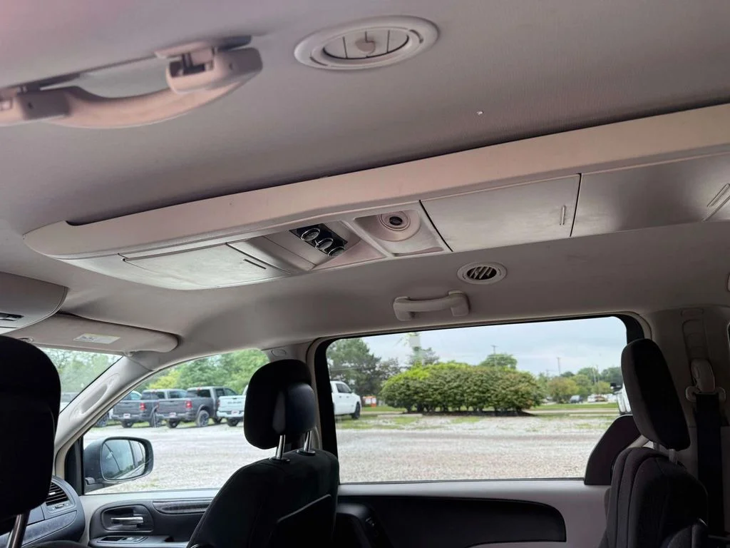 Used 2011 Gray Dodge Crew image 12