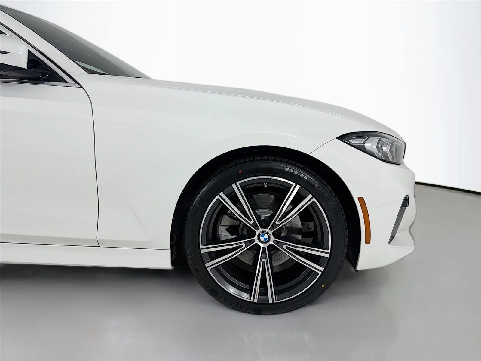 Used 2024 Alpine White BMW 330i image 25