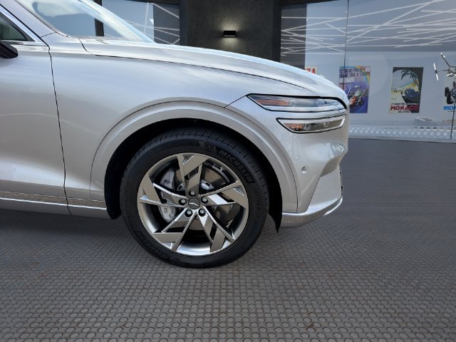 Certified Used 2025 Silver Genesis Advanced image 20