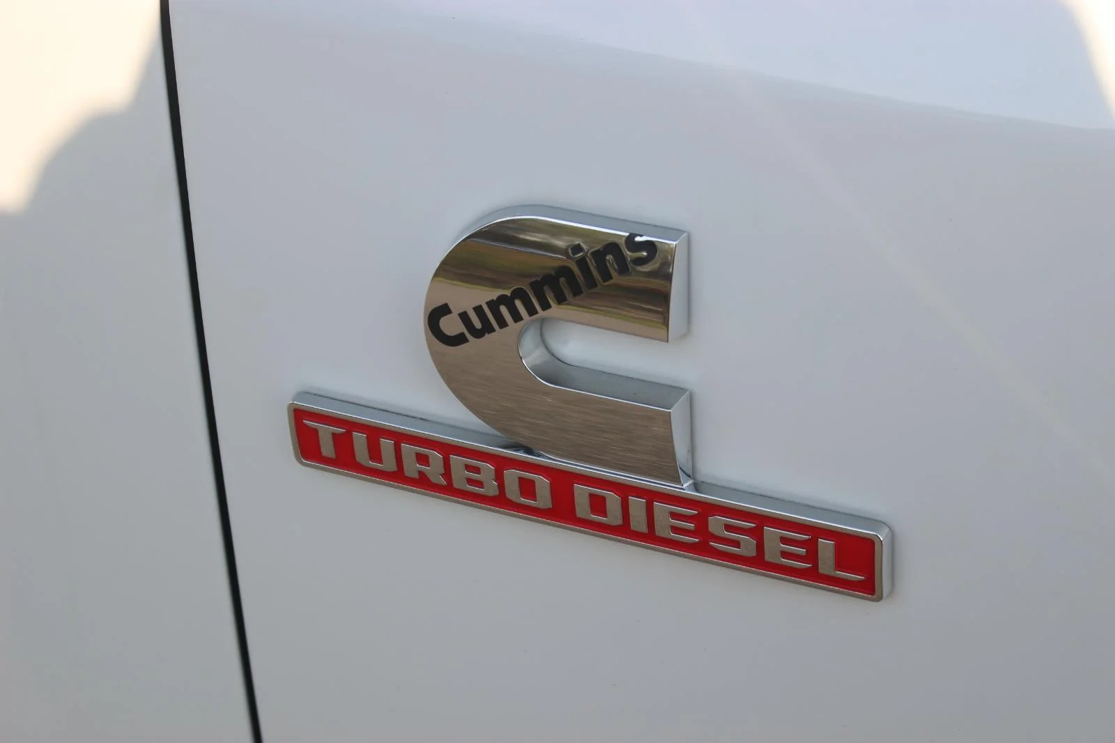 Used 2025 White Ram Limited image 11