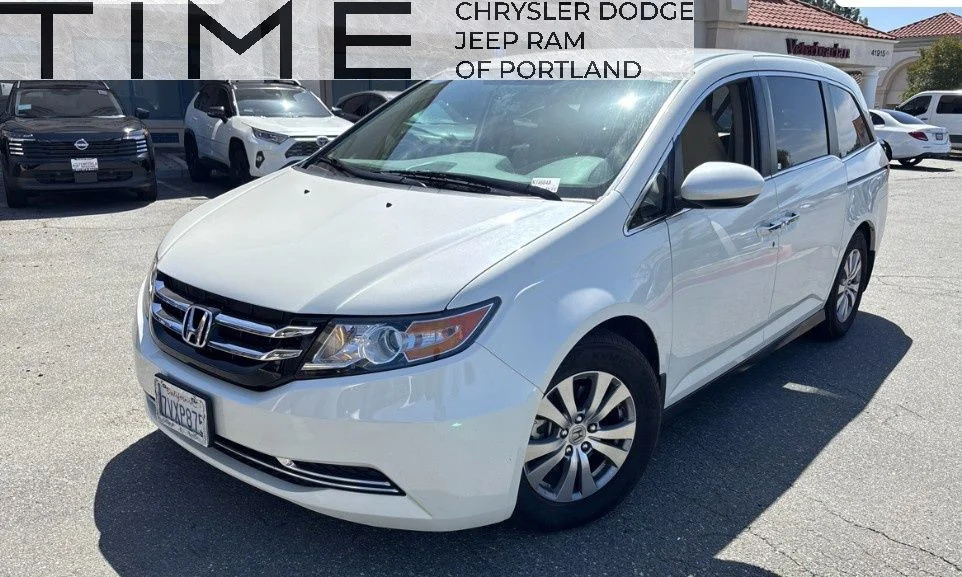 Used 2016 White Honda SE image 1