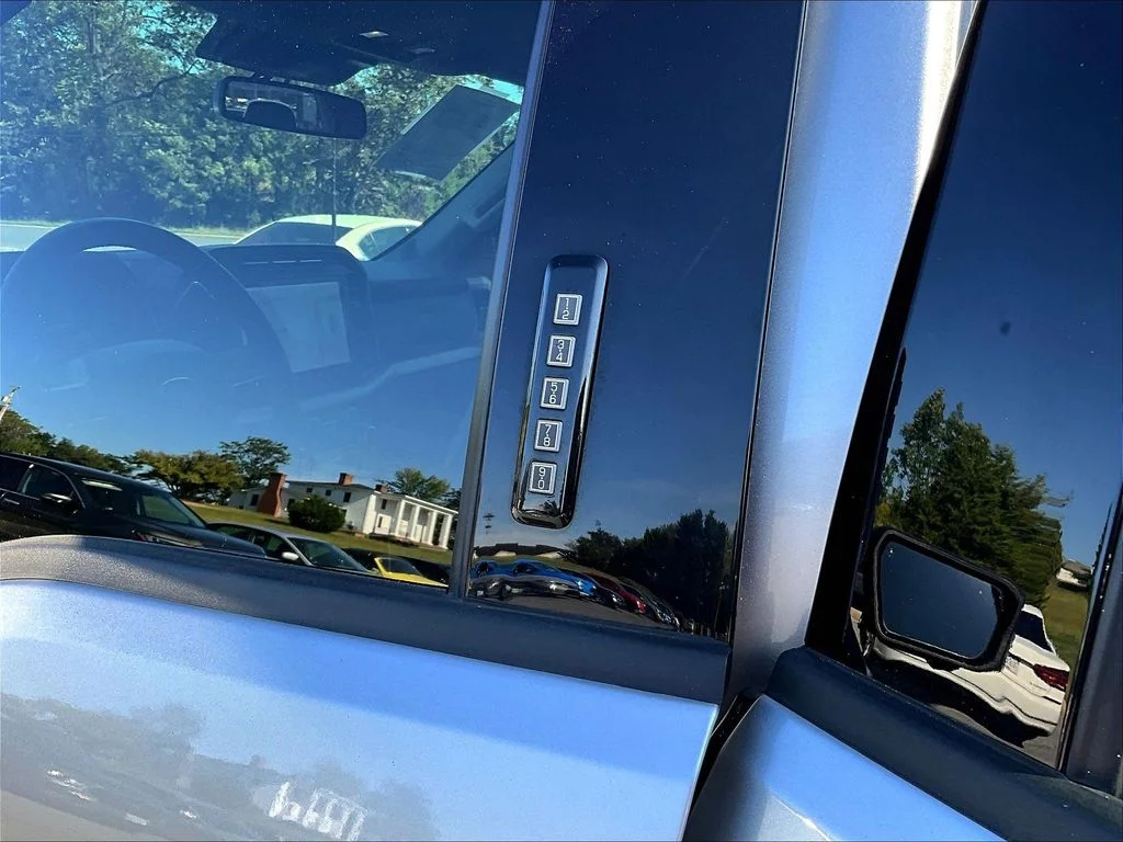 Used 2022 Silver Metallic Ford XLT image 18