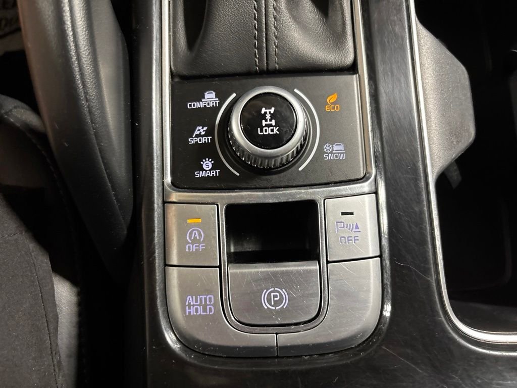 Used 2020 Black Kia S image 25