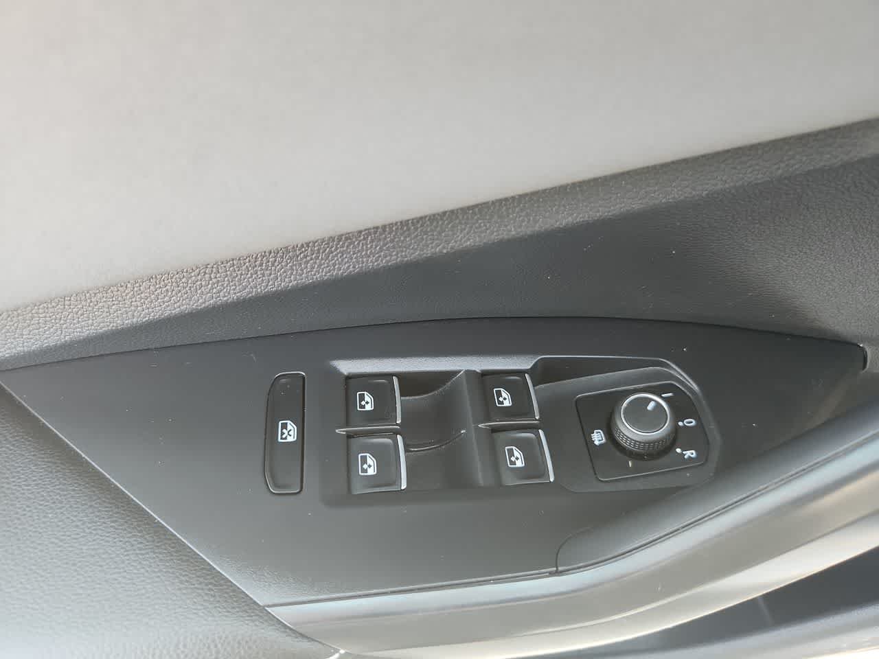 2025 Volkswagen Jetta SE - Photo 12