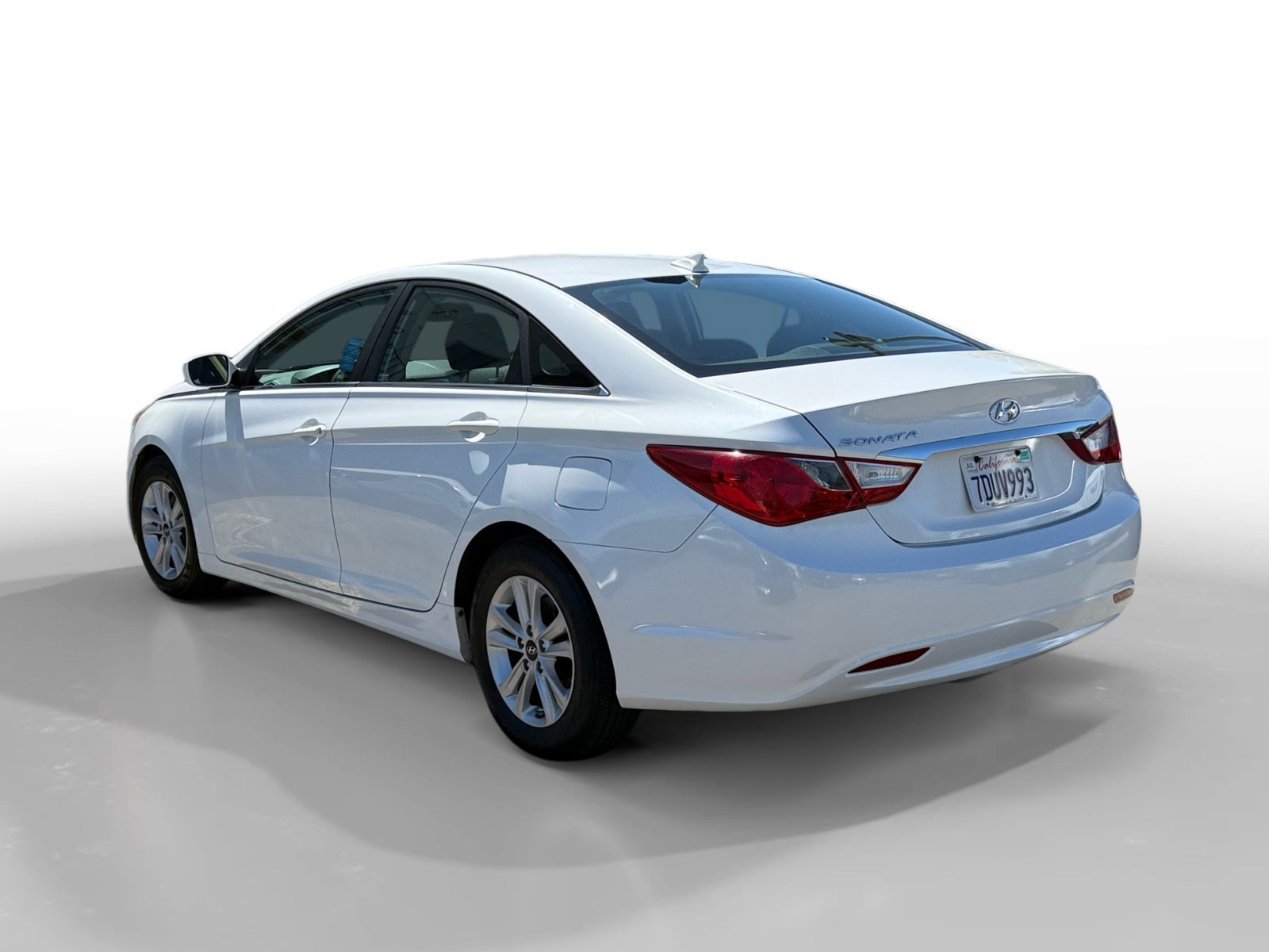 Used 2013 Shimmering White Mica Hyundai GLS image 3