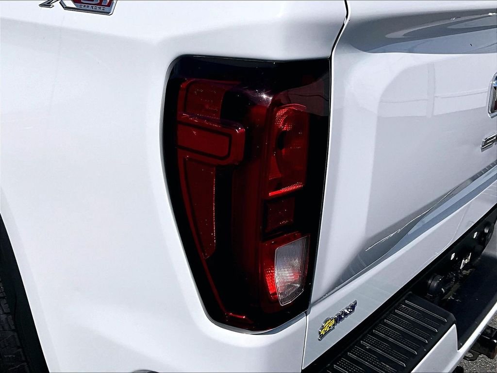 Used 2021 White GMC Elevation image 32