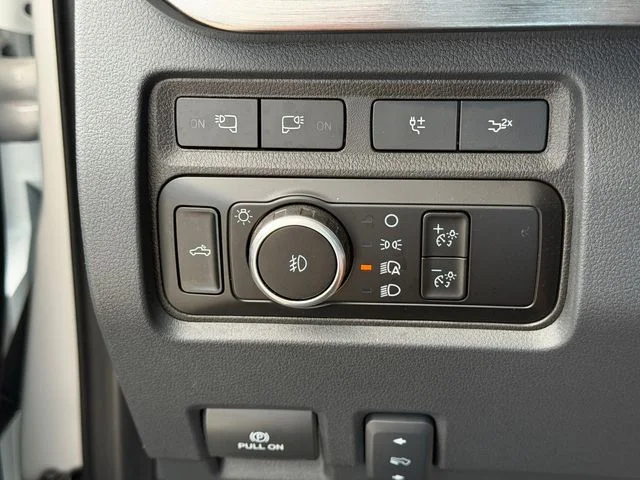 Used 2024 White Metallic Ford Lariat image 24