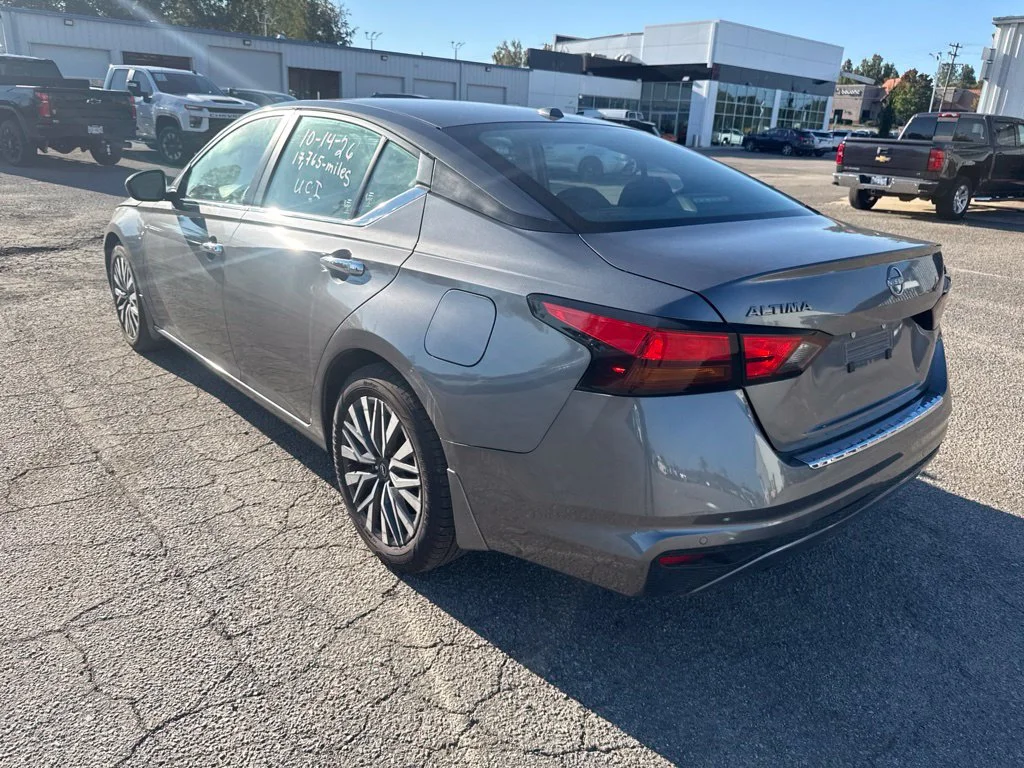 Used 2023 Gray Nissan 2.5 SV image 3