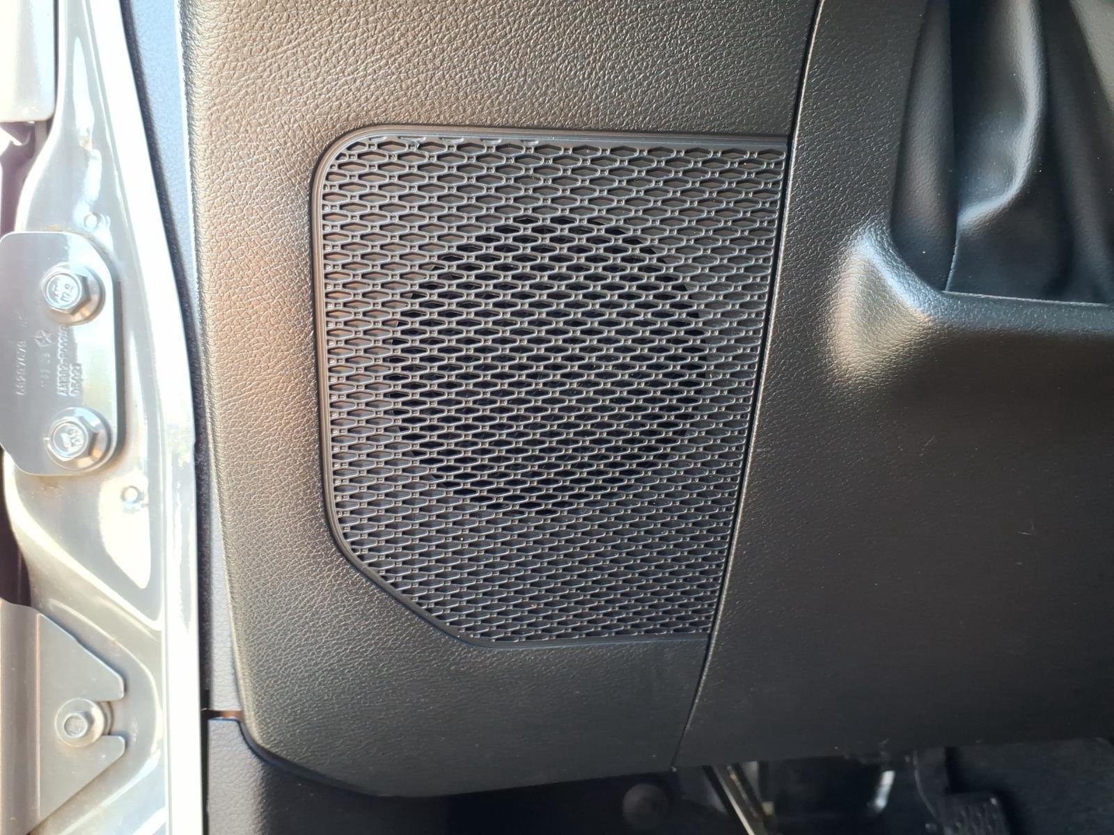 Used 2022 Sting-Gray Clearcoat Jeep Mojave image 5