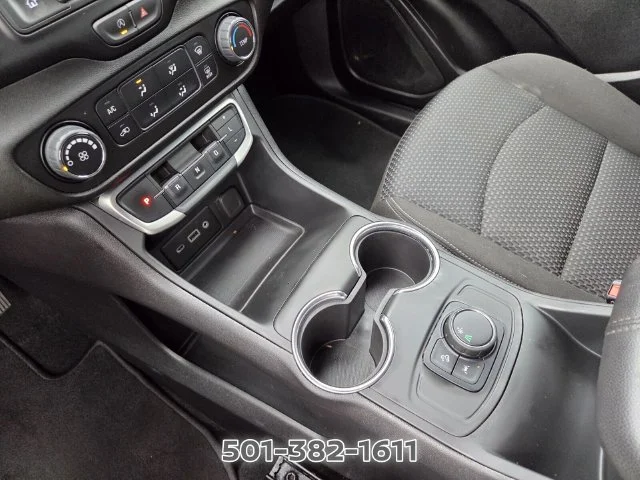 Used 2024 White GMC SLE image 26