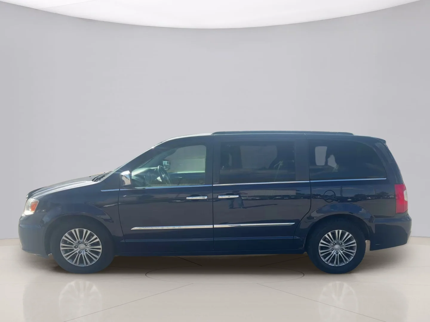 Used 2013 Blue Chrysler TOURING-L image 2