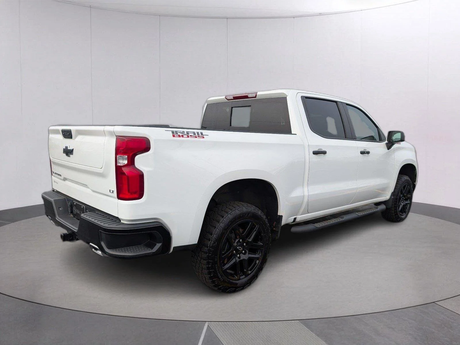 Used 2025 Summit White Chevrolet LT Trail Boss image 7