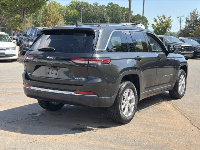 Used 2023 Brown Jeep Limited image 12