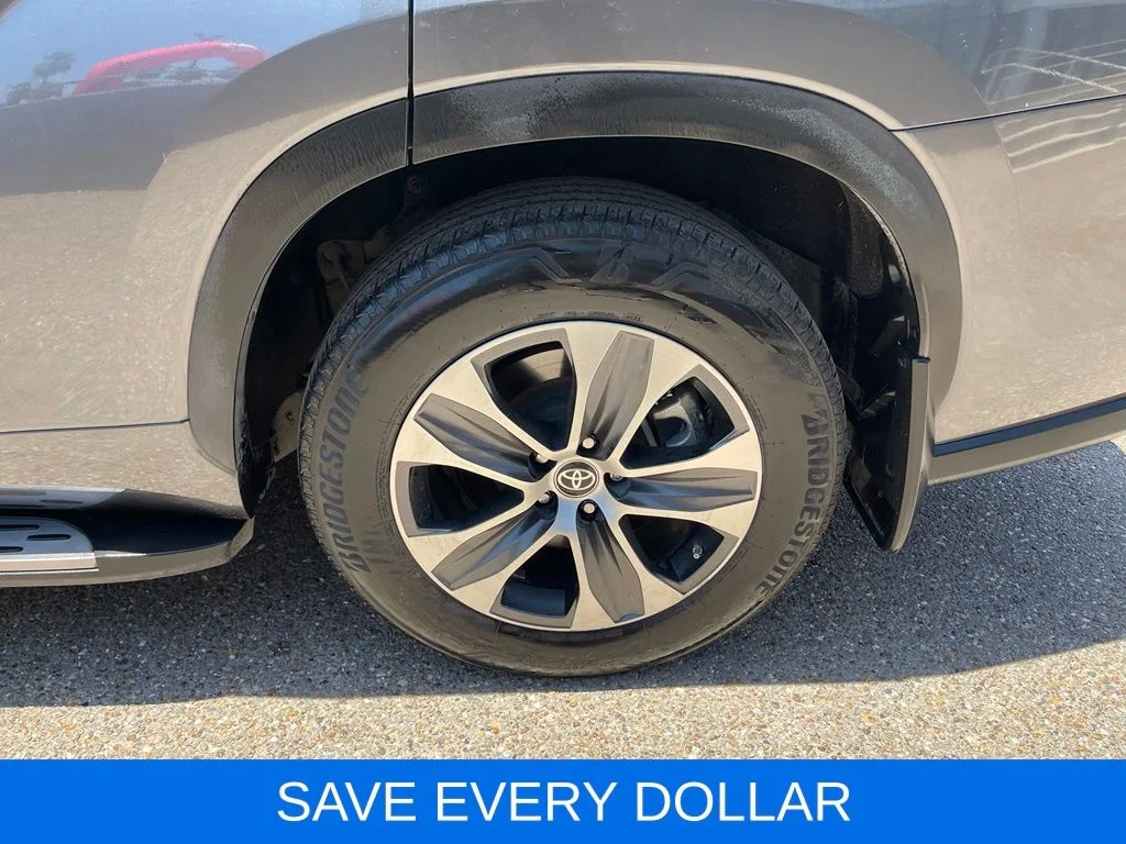 Used 2024 Gray Toyota XLE image 23