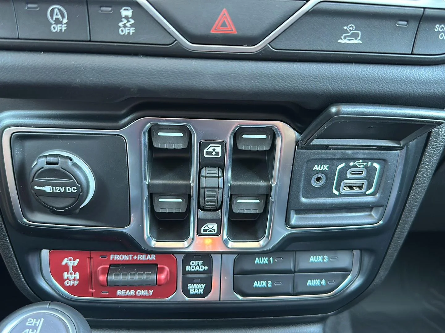 New 2026 Black Clearcoat Jeep Rubicon image 24