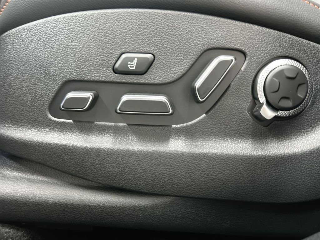 2026 GENESIS GV70 Sport Advanced - Photo 32
