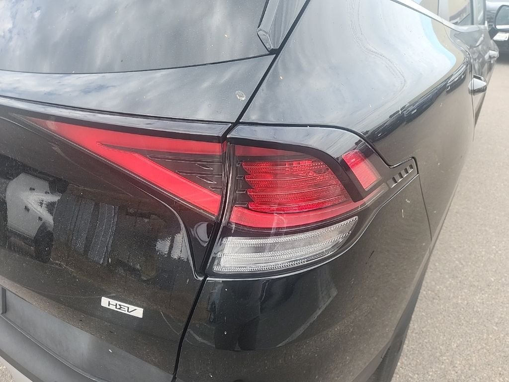 Used 2023 Black Kia LX image 14