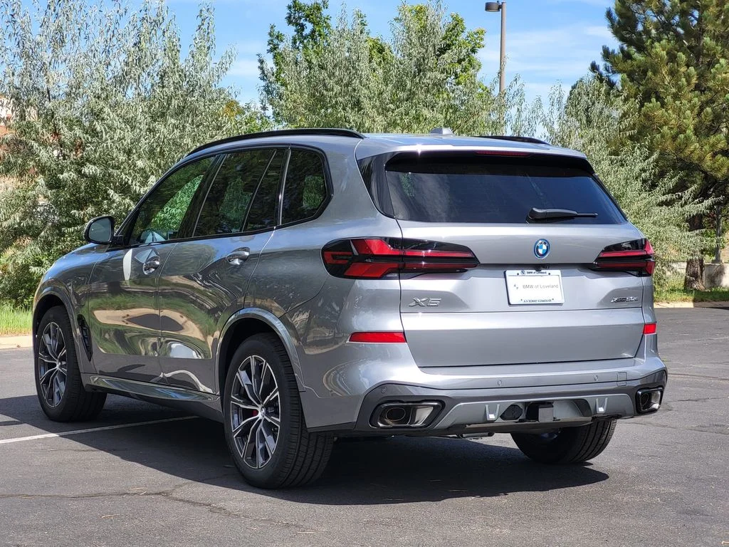 New 2026 Skyscraper Grey Metallic BMW xDrive50e image 8