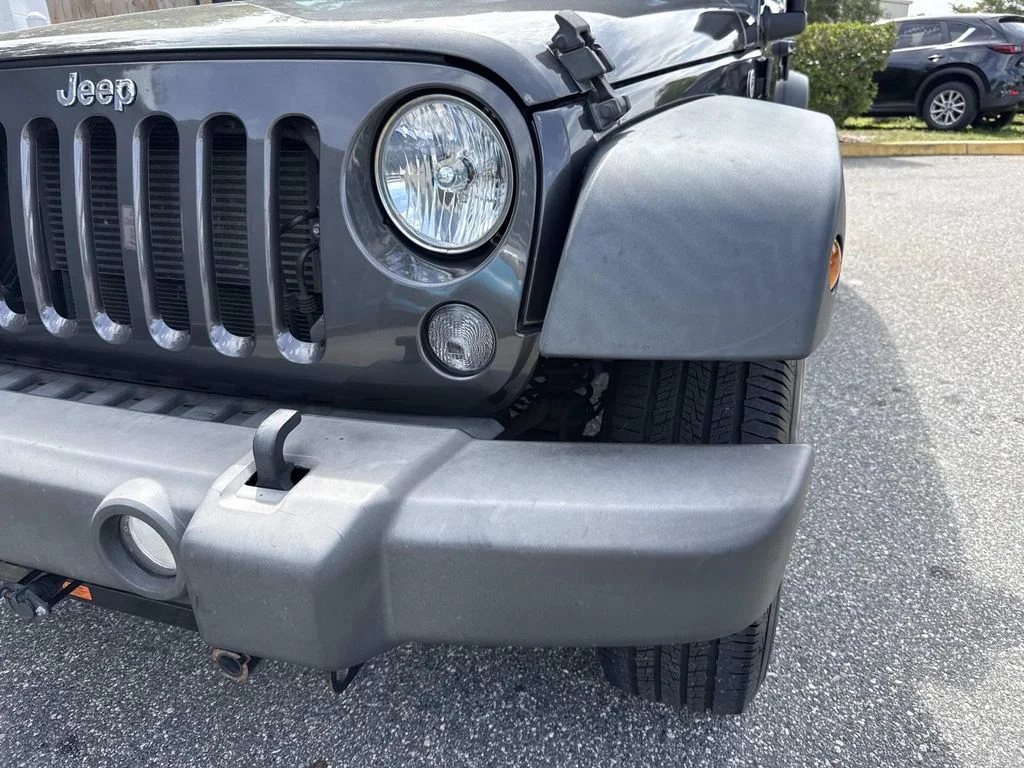 Used 2017 Gray Jeep Unlimited Sport image 9