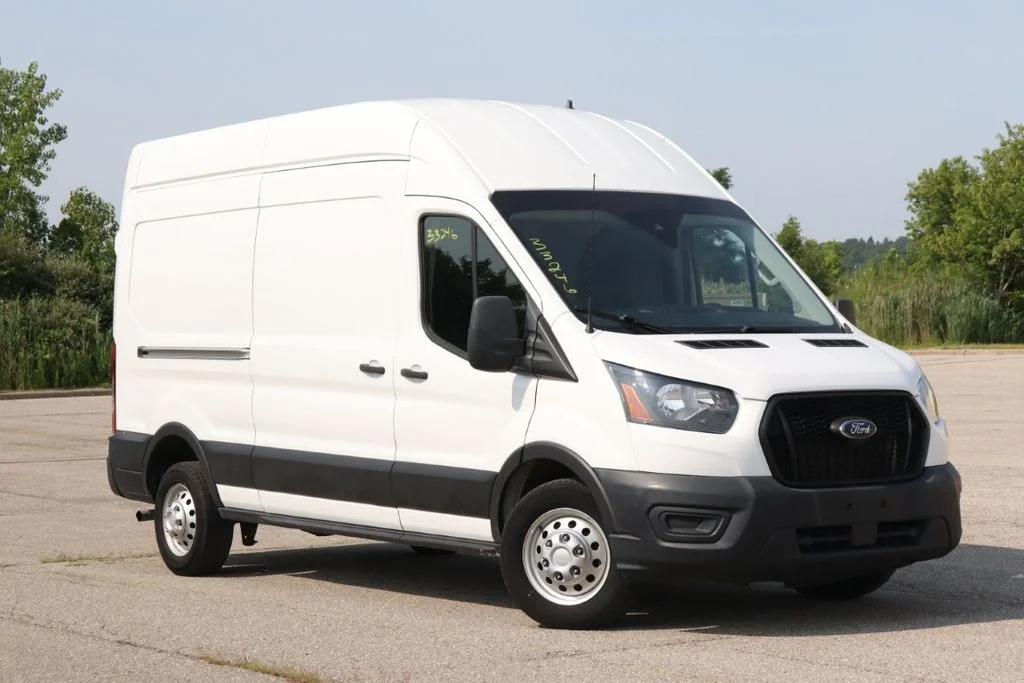 Used 2022 Oxford White Ford Base image 2